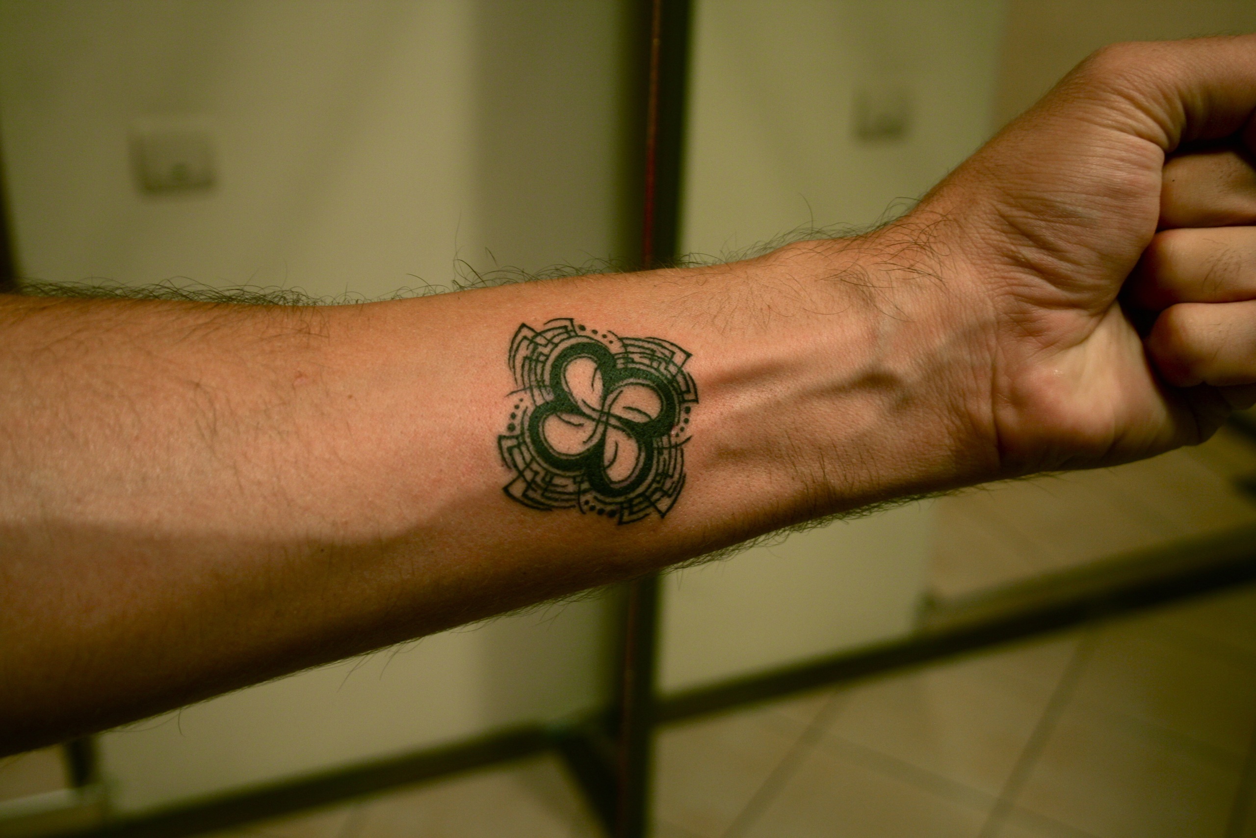Четырёхлистный Клевер символ тату
