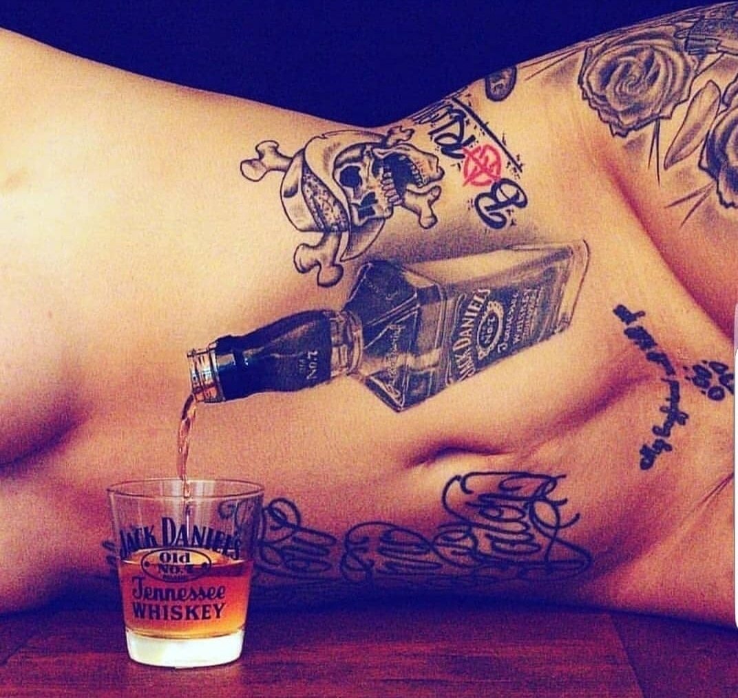 Татуировка выпивка и девушки