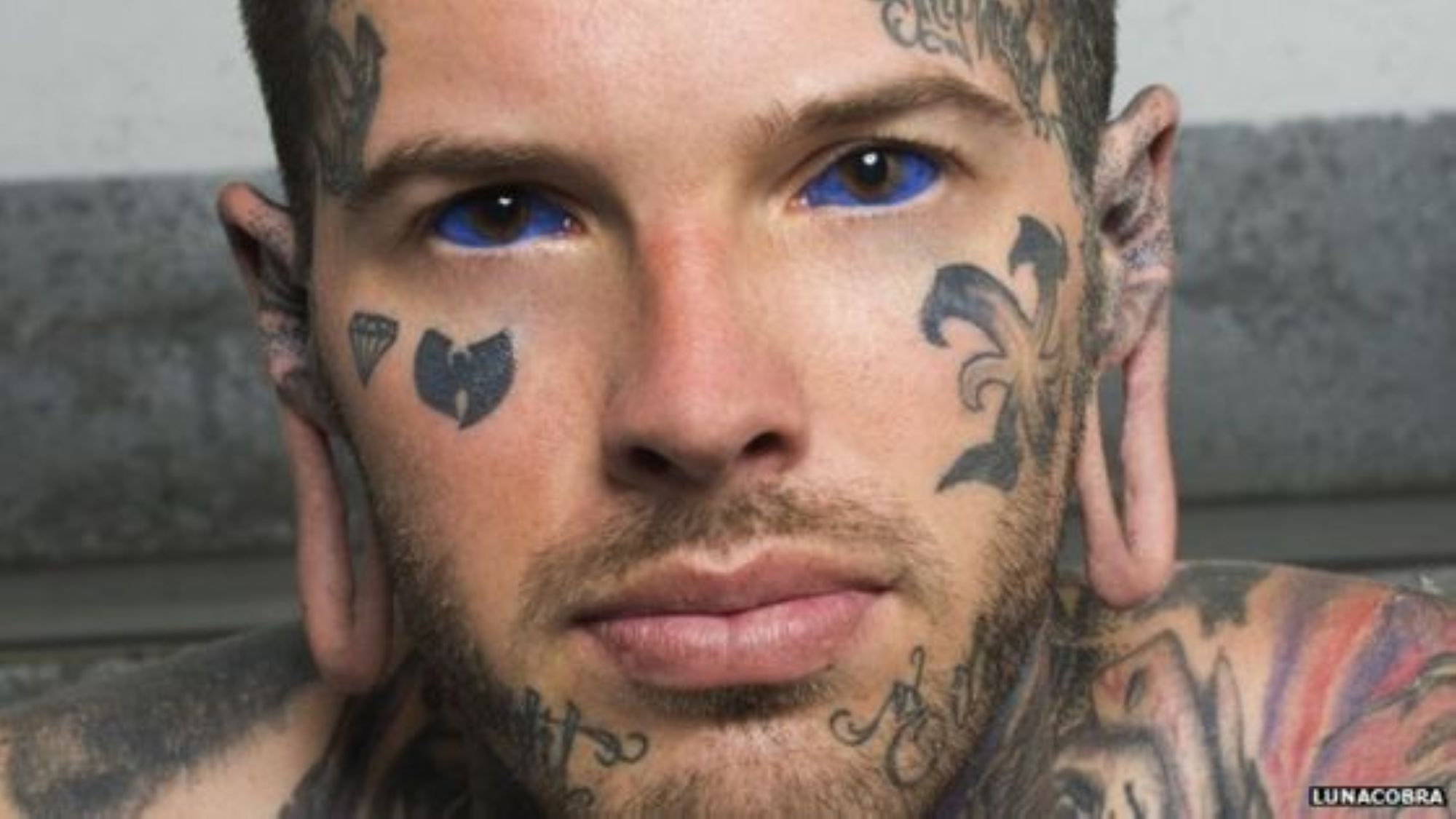 татуировки на глазах у мужчин