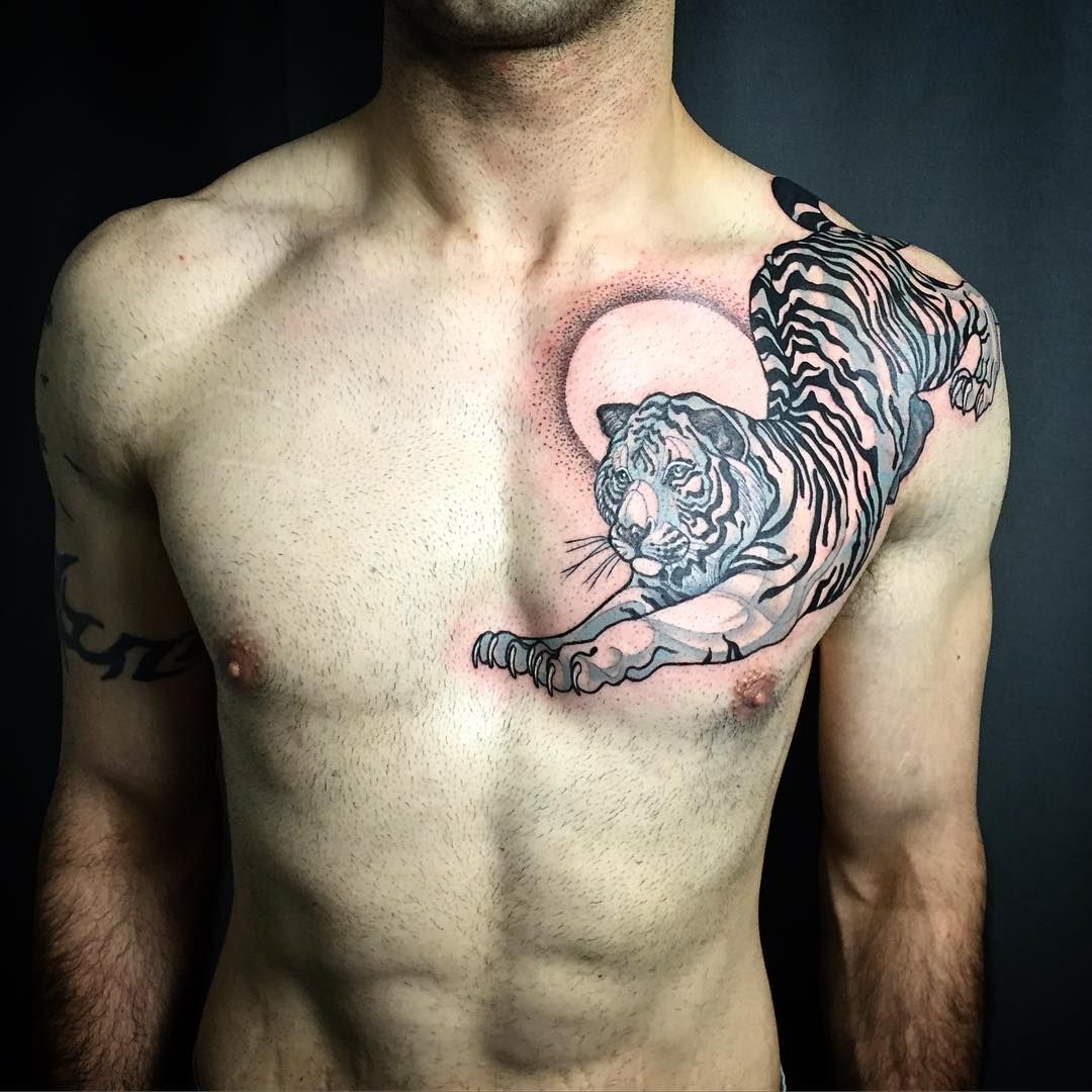 Татуировка тигр на грудине мужские