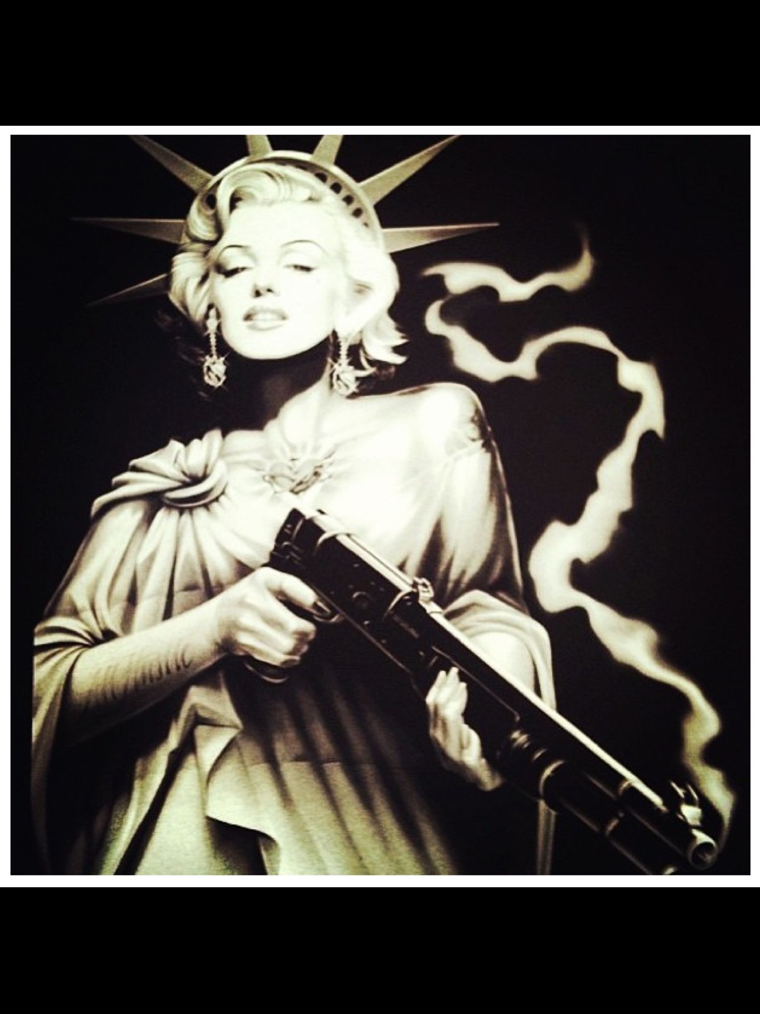 Marilyn monroe statue of liberty gun