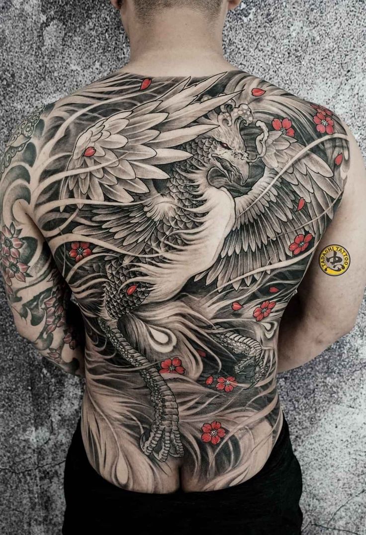 Татуировки мужские на спине Феникс