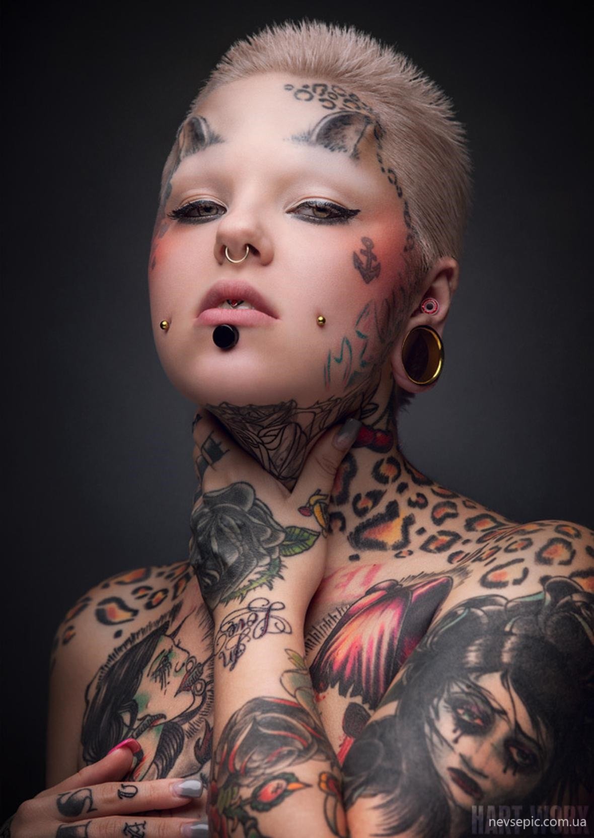 15+ человек, которые наделали крутых татуировок и пирсинга и хвастаются на весь интернет