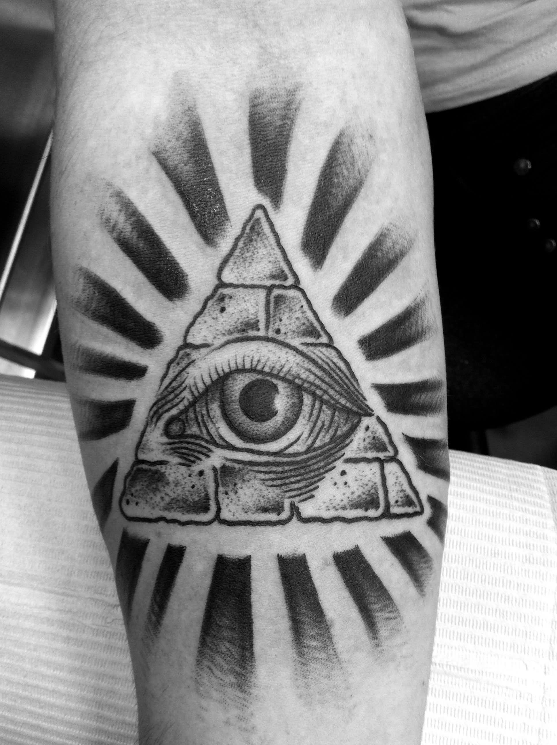 Всевидящее око пирамида с глазом