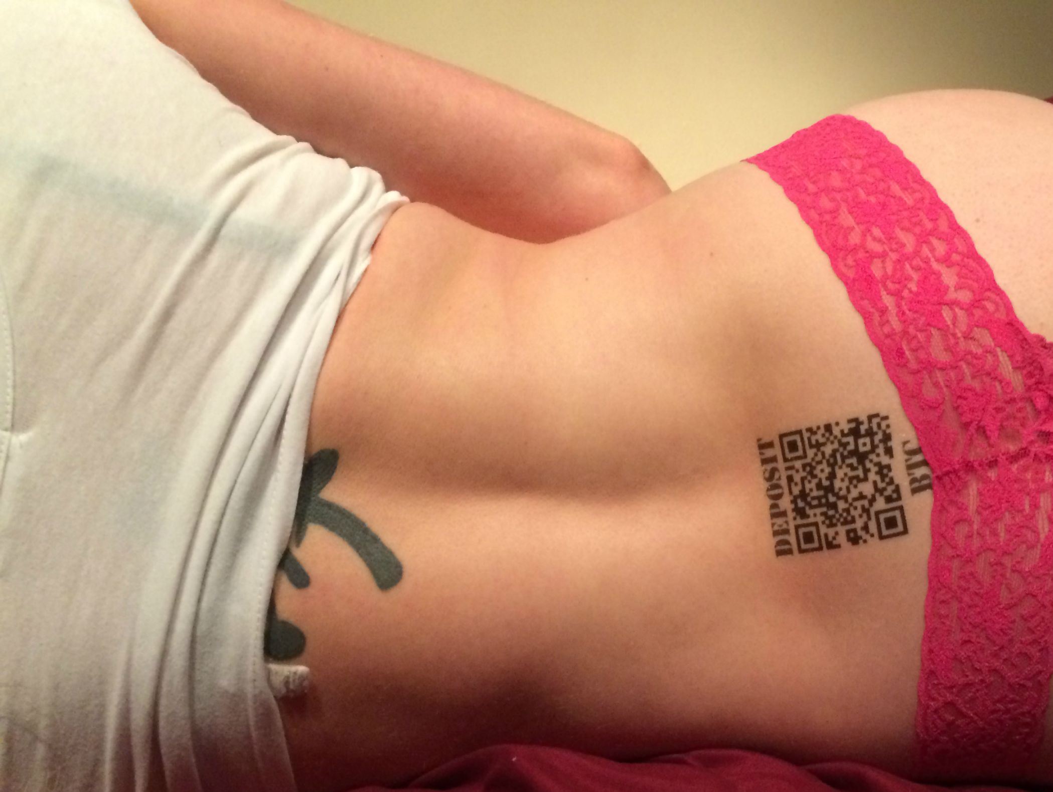 Татуировка QR код