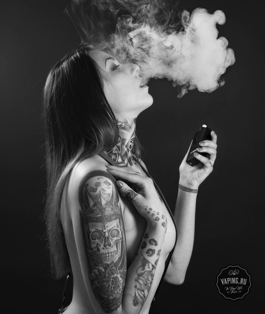 Девушка в дыму