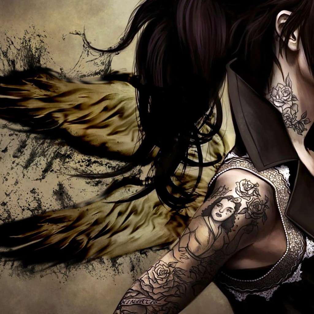 Девушка с татуировкой на спине арт