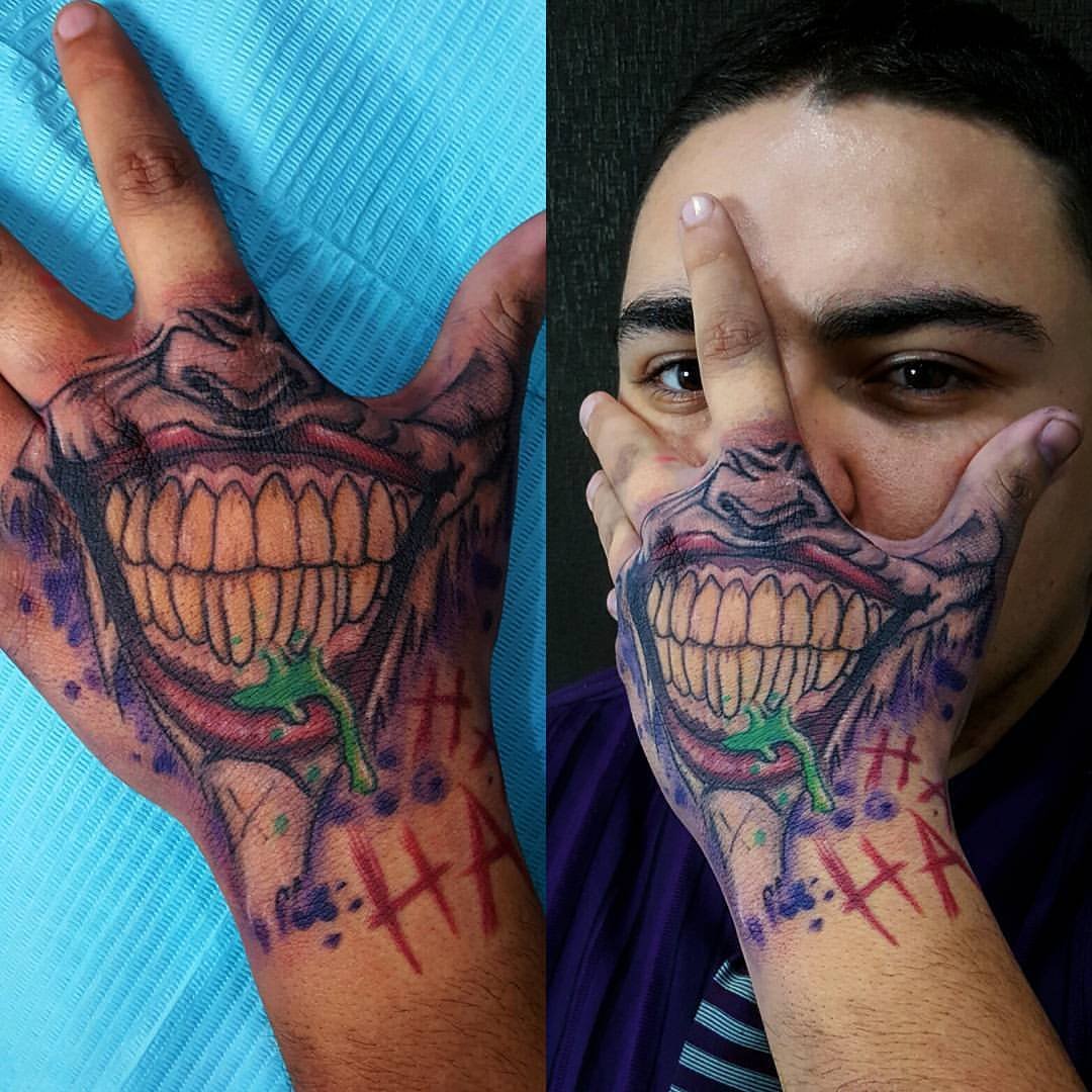 Татуировка Джокера на руке