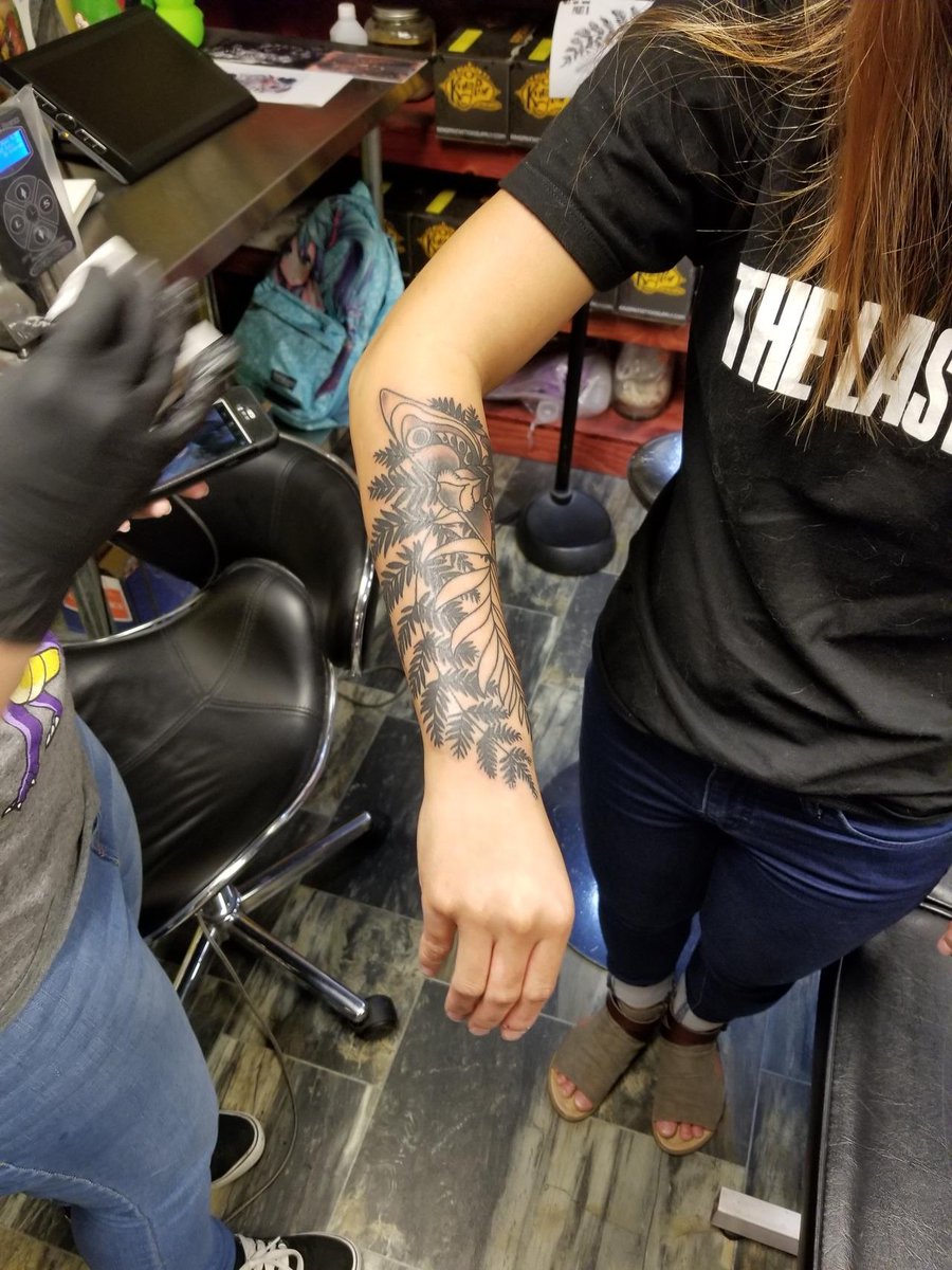 Ellie's tattoo, The Last of Us part 2  Татуировка дружбы, Тату для парня,  Гик тату