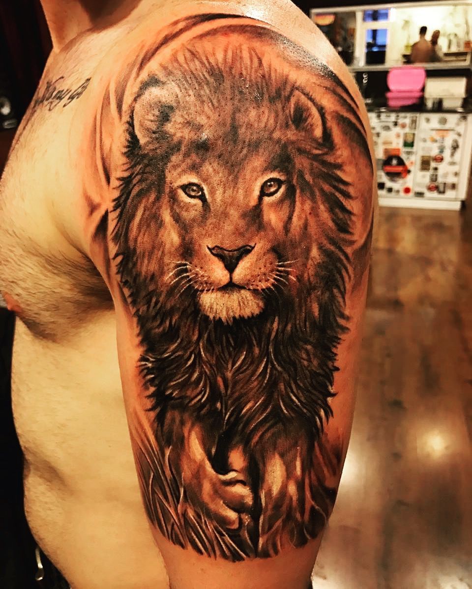 Тату Льва на плече мужские
