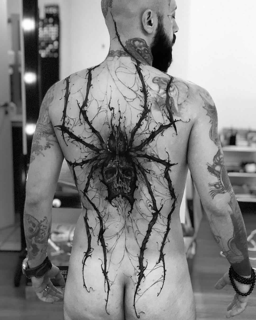 Тату паук на спине мужские