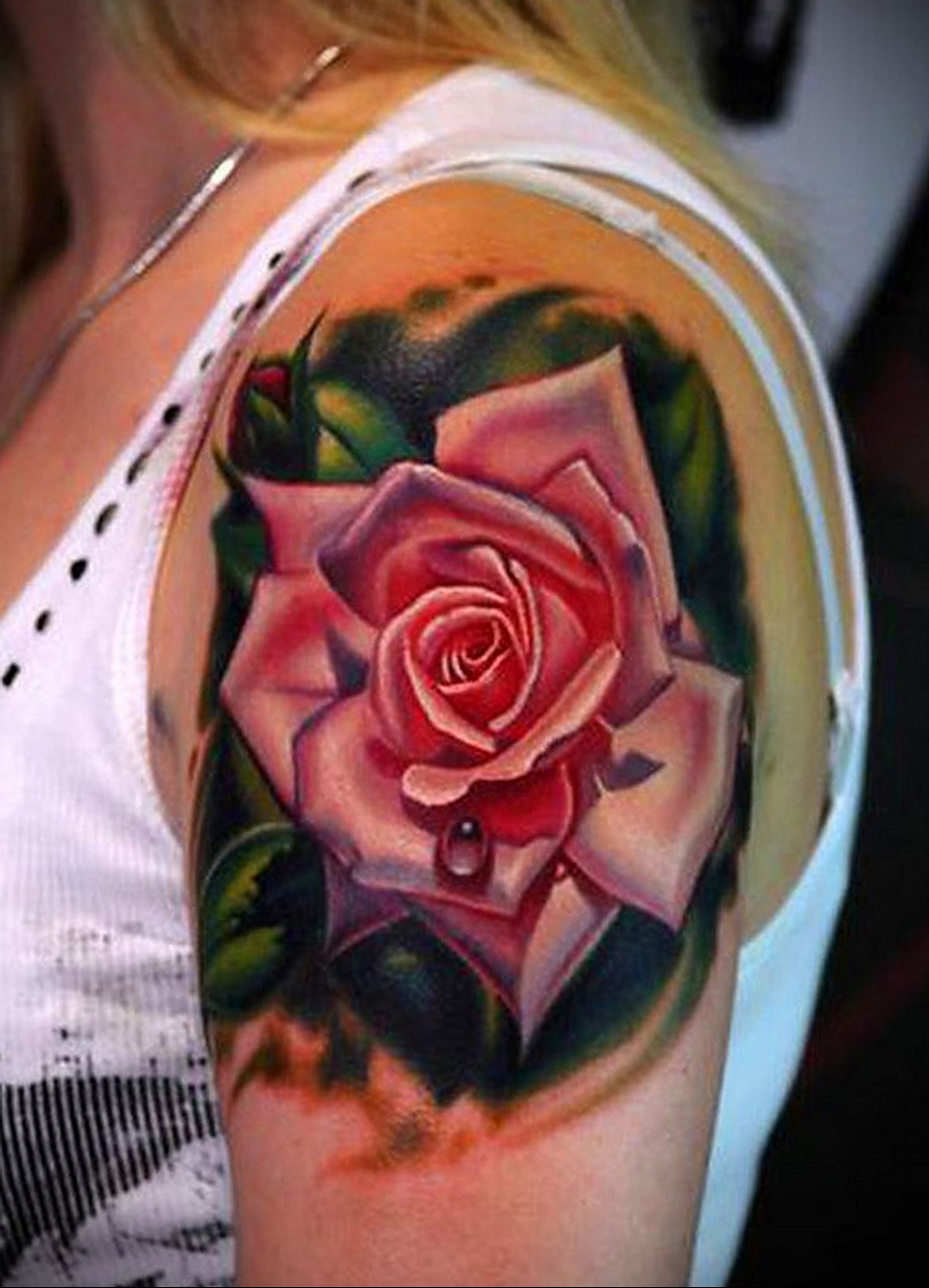 что означает татуировка розы у женщины