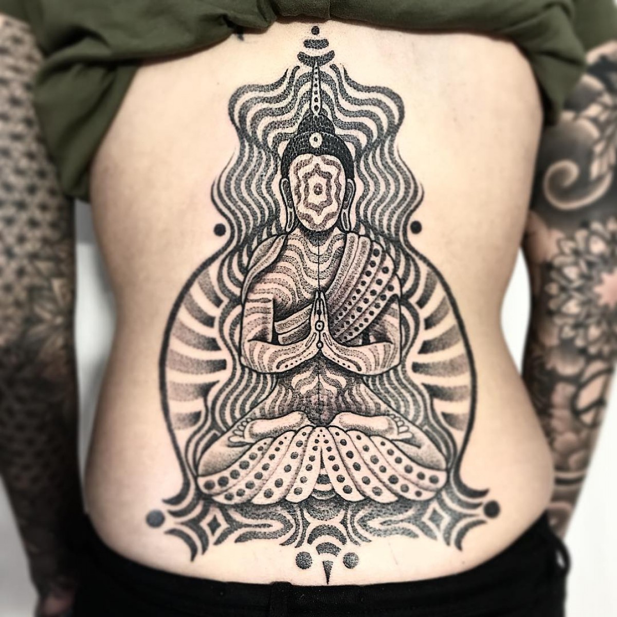 Орнаментал Будда