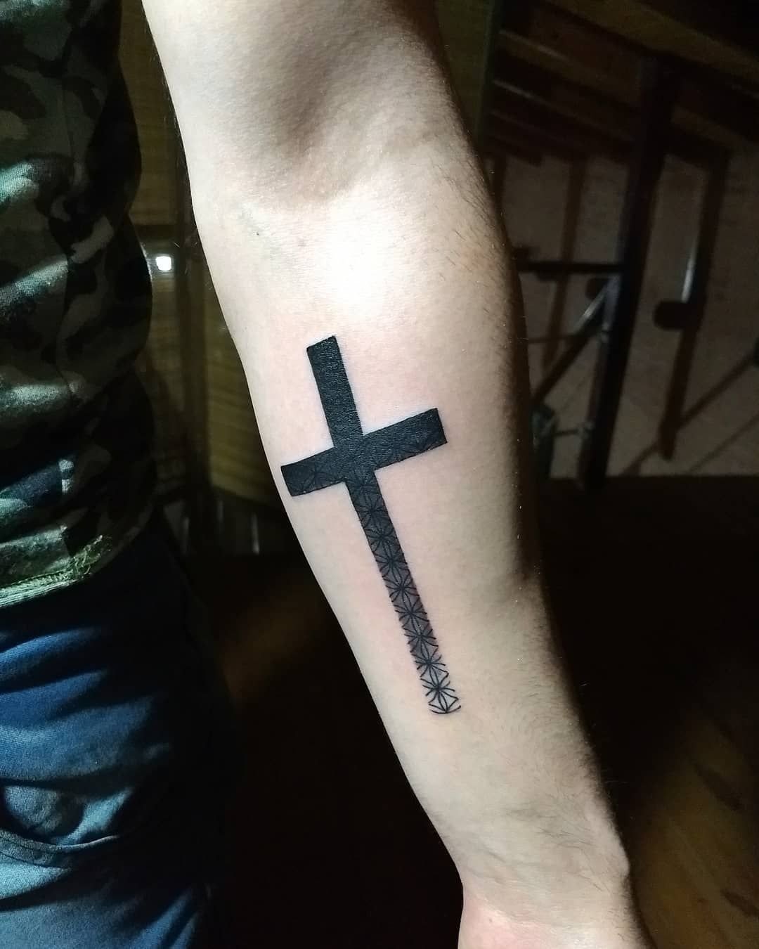 Латинский крест тату