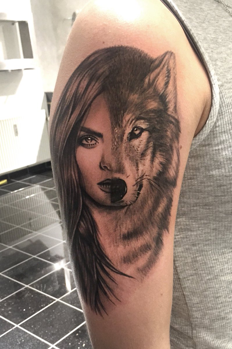 Девочка и волк Татуировка