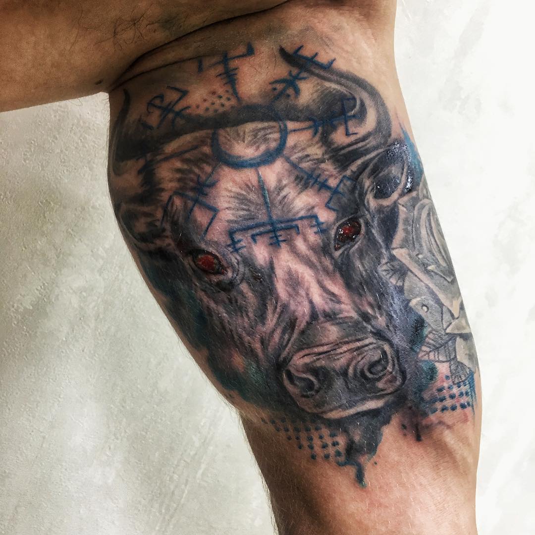 Татуировки быка для мужчин