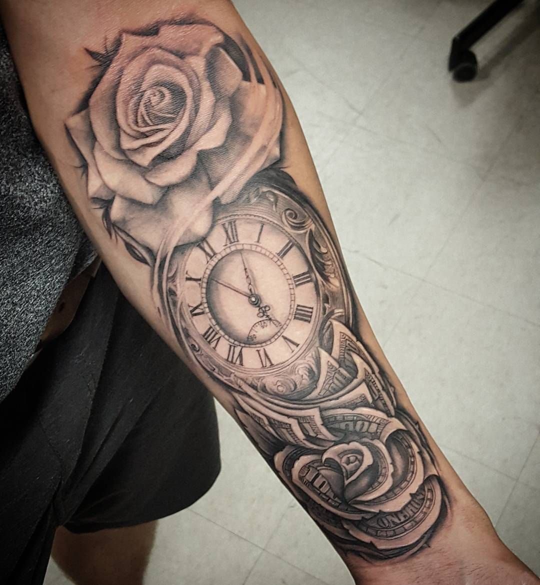 Тату на руке часы и роза