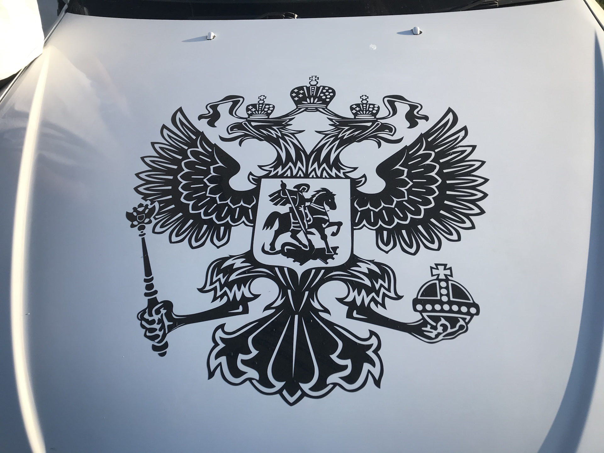 Герб России на капоте ВАЗ 2114