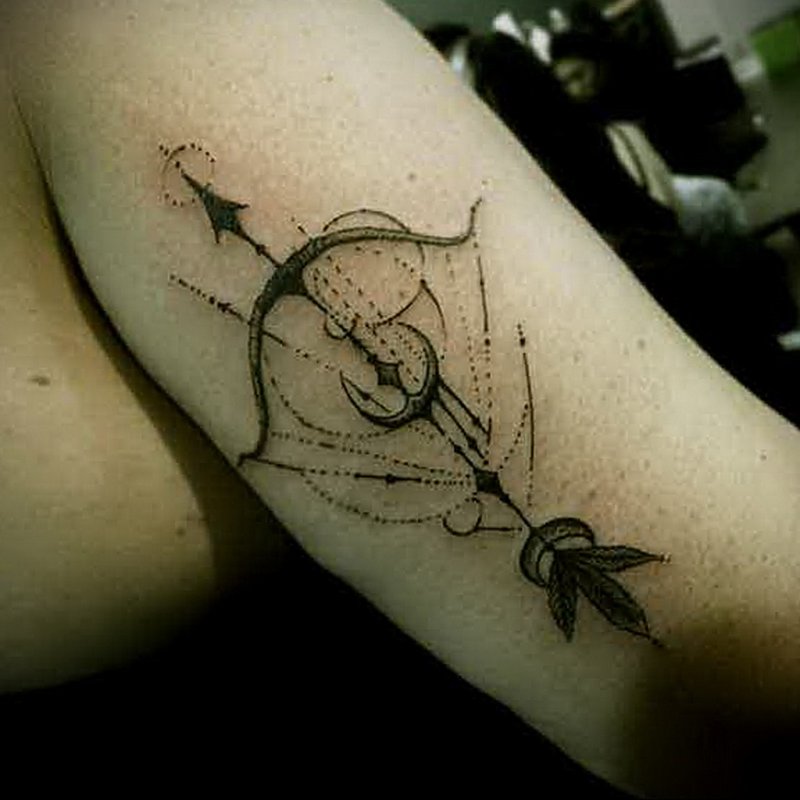 Tattoo Sagittarius стрела.