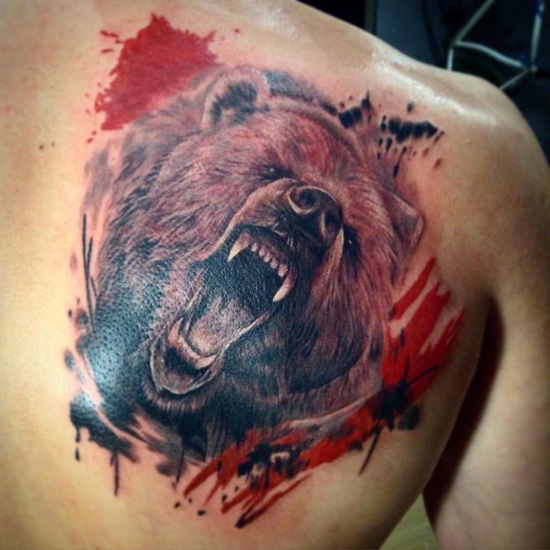 Татуировка Медведь на плече: что означает?