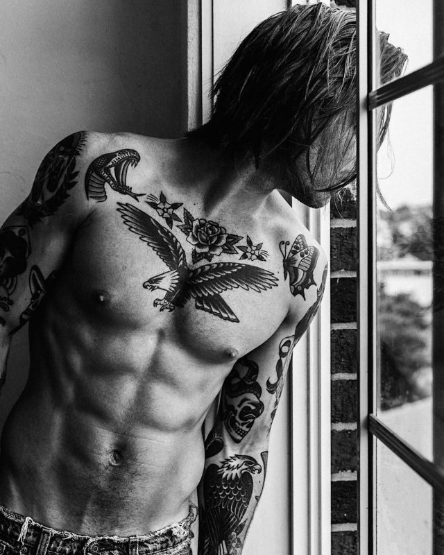 Татуировки для парней на груди