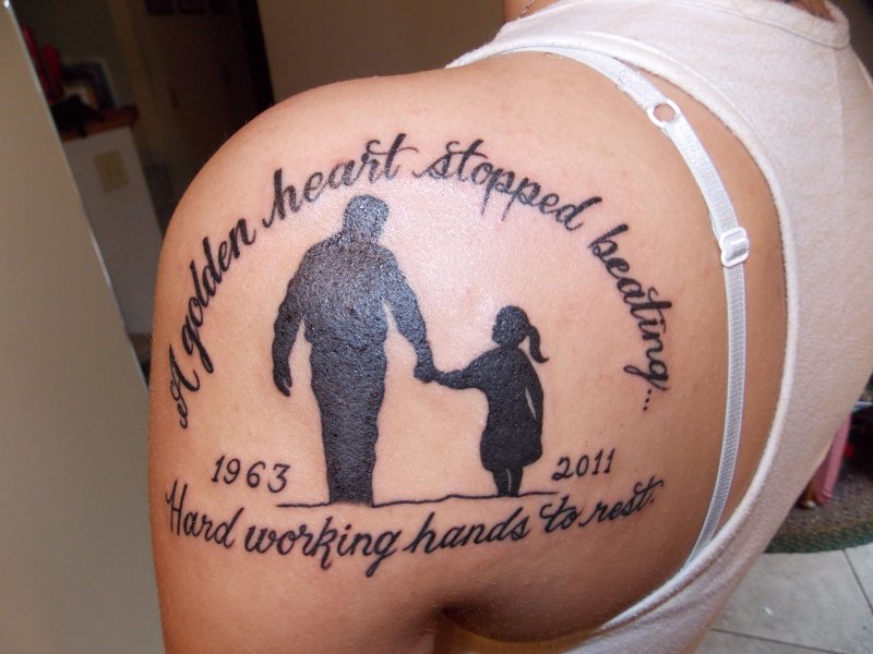 Татуировки в честь отца.