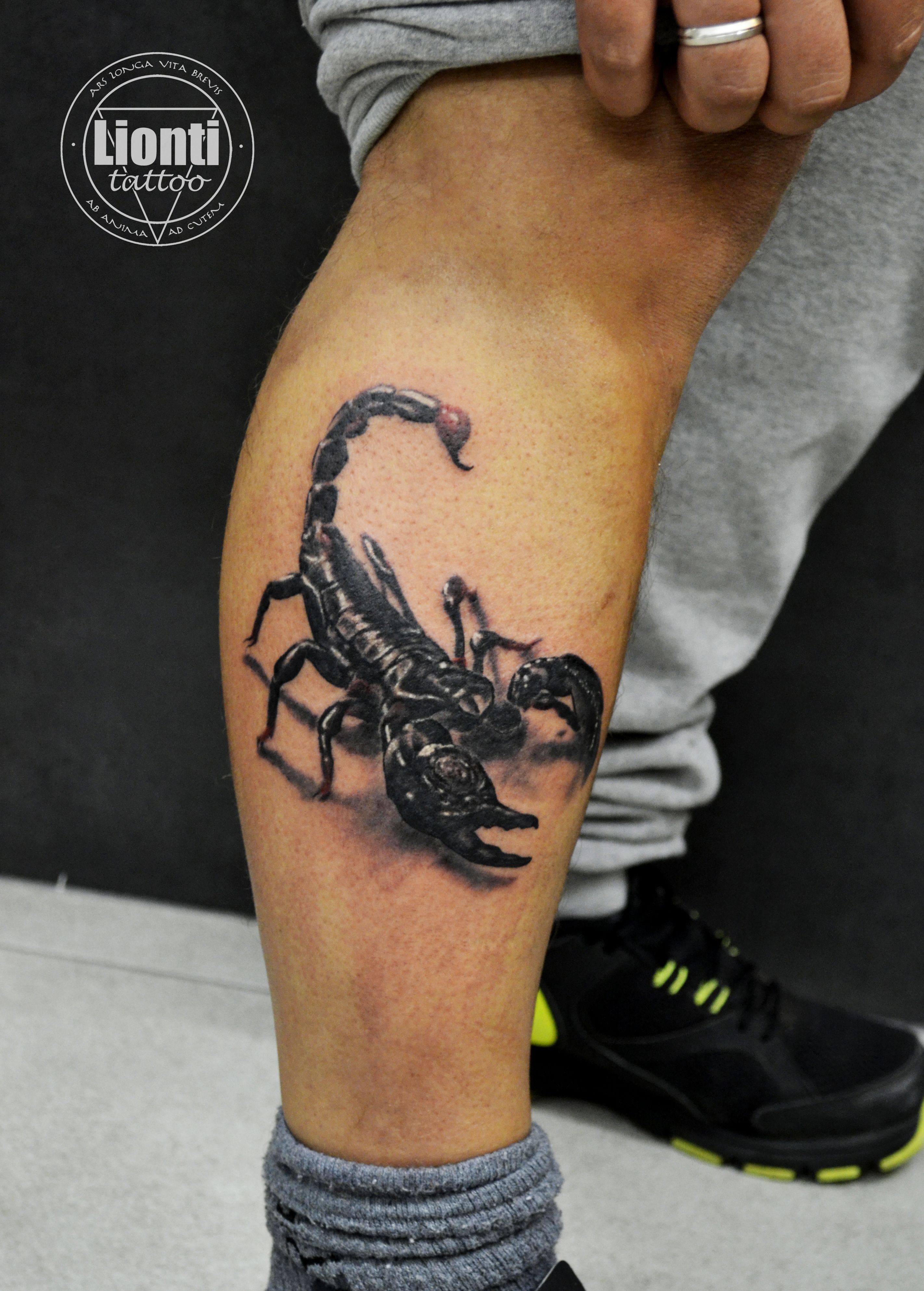 Скорпиона татуировка и ее значение