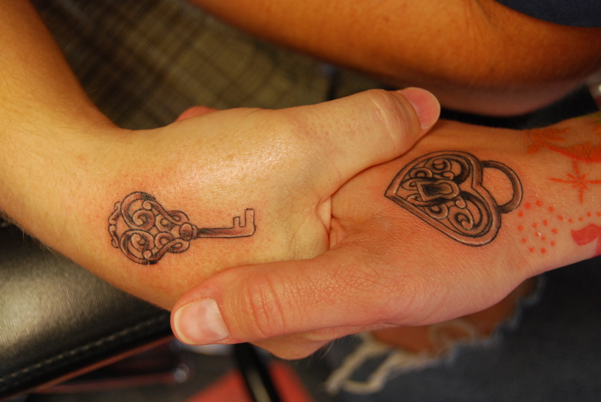 Парные Татуировки ключ и замок