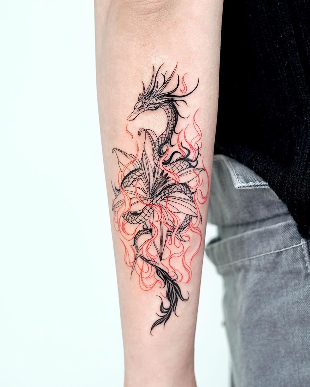 Татуировки дракона для девушек: значение и символика