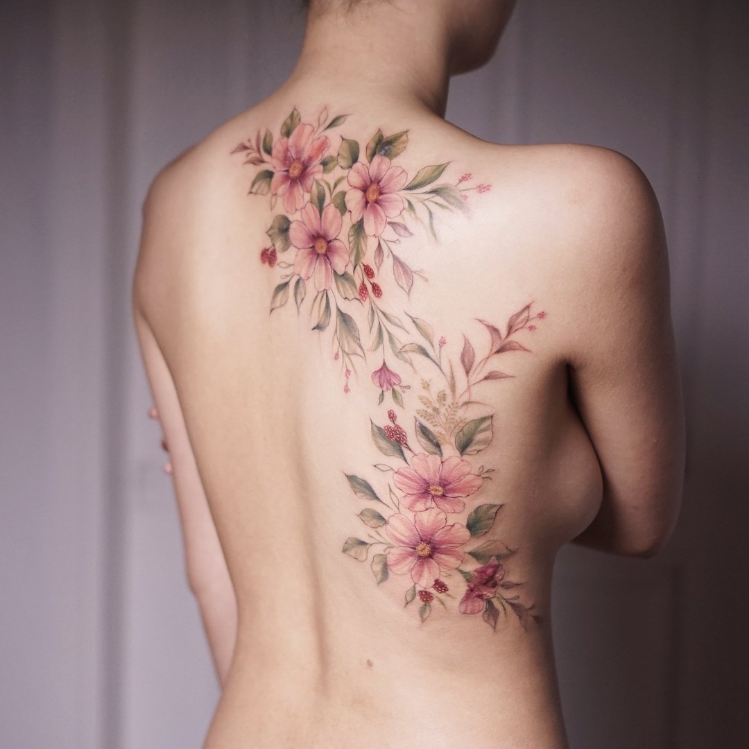 Цветы на спине