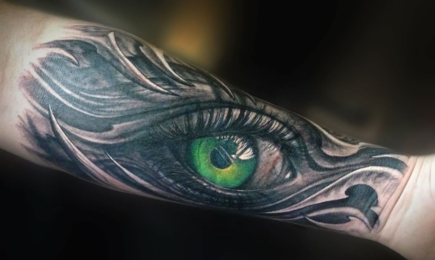Глаз дракона на предплечье