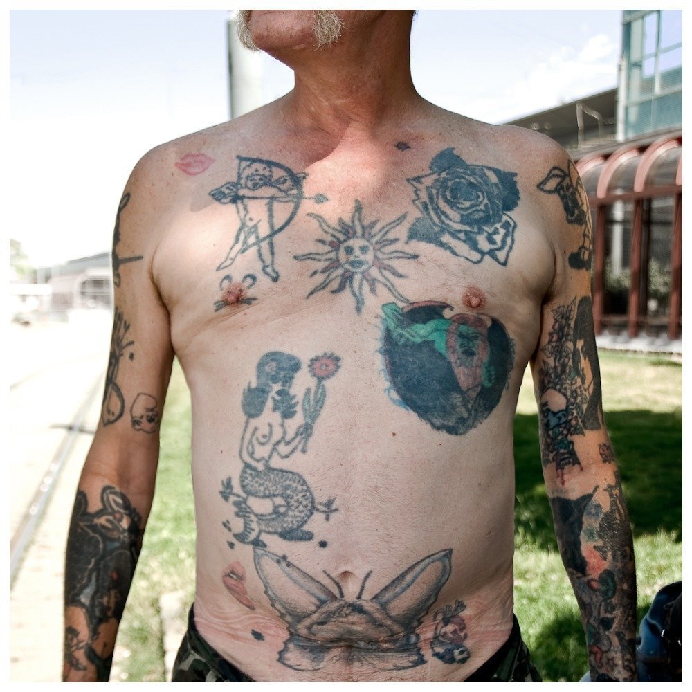 Самые унизительные татуировки у российских заключённых