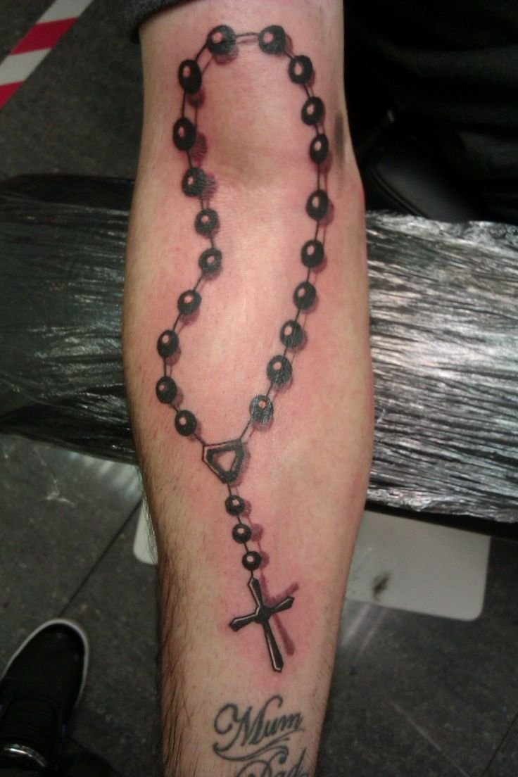 Тату крест с цепочкой на руке