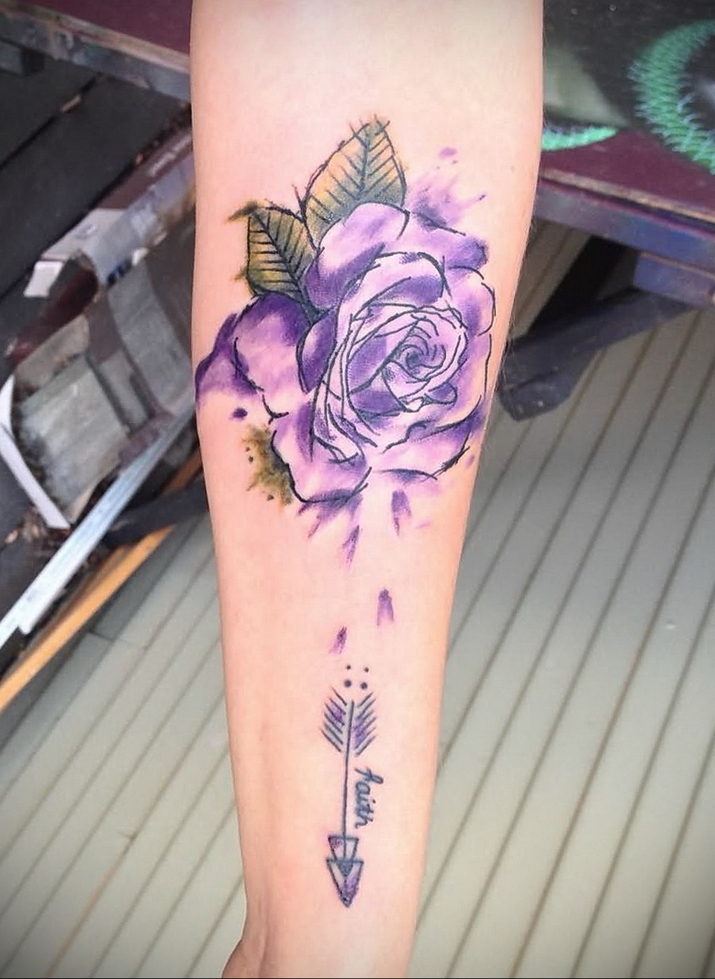 Фиолетовые цветы тату