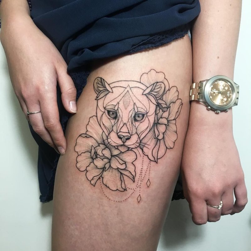 Татуировка Лев для девушки